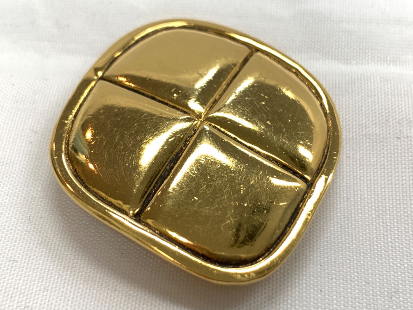 美品 CHANEL シャネル ブローチ 箱付 菱形 ゴールド アンティーク ♪CHANEL シャネル ヴィンテージブローチ ひし形 ゴールド 箱