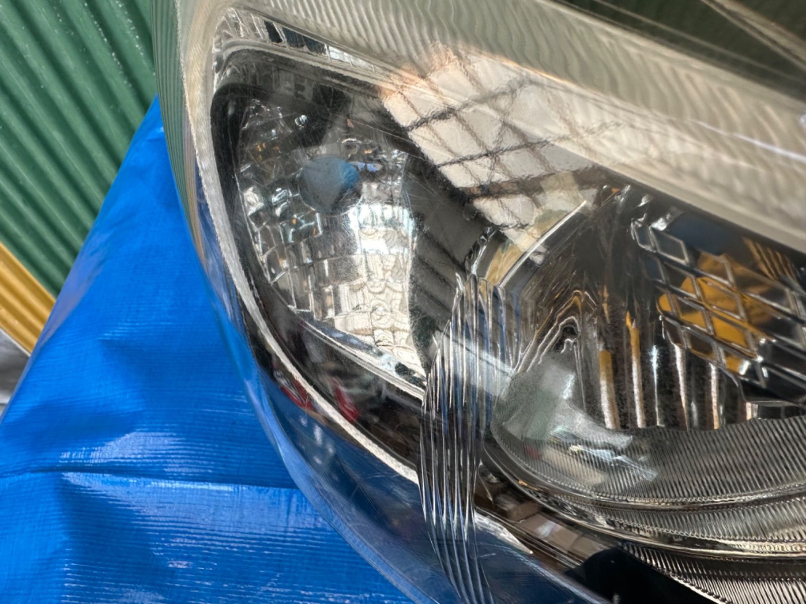 インプレッサ GP2 ヘッドライト右/HID P9932 1T - メルカリ