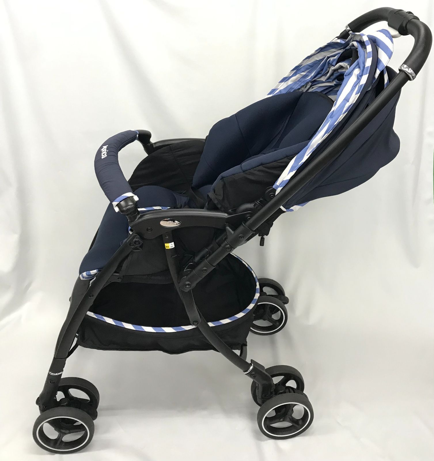 軽量対面ベビーカー アップリカ　ラクーナクッション インディゴボーダー NV 軽量対面ベビーカー アップリカ ラクーナクッション インディゴ