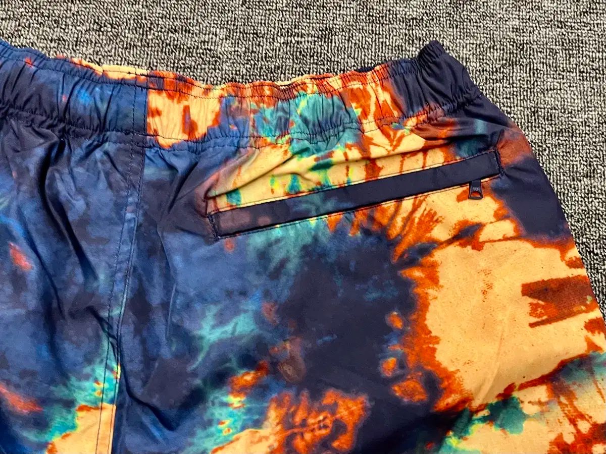 BATHING APE