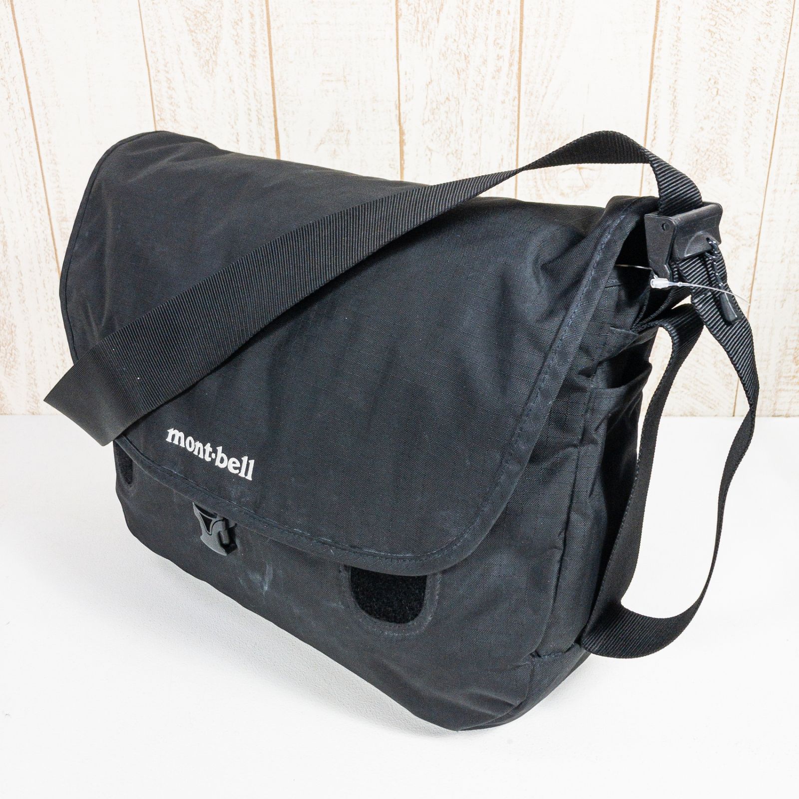 【OneSize ブラック系】 Montbell ( モンベル ) ベルニナ フラップショルダー L ナイロン 1123899  クーリエバッグ ショルダーバッグ メッセンジャーバッグ バッグ ストレージ