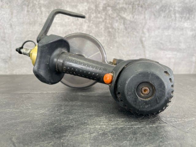 釘打ち機ブラック イエロー