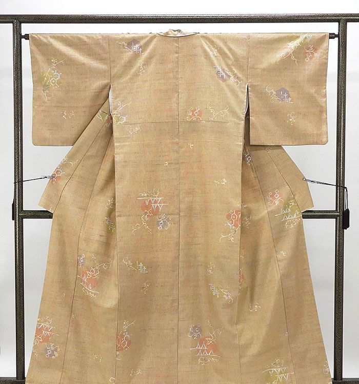 紬 正絹 草花 染め紬 身丈160.5cm 裄丈63.5cm リサイクル 着物 カジュアル 街着 d4100