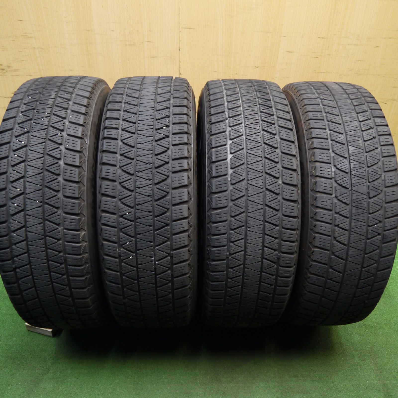 琉璃工房 LIULI 馬 赤 置き物 ガラス クリスタルガラス 台湾 琉璃工房