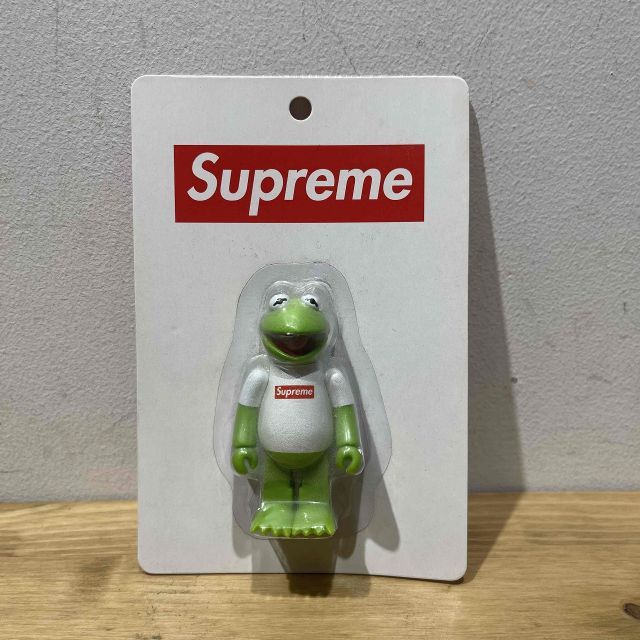 Supreme - 08 SUPREME Kermit メディコムトイ KUBRICK カーミット s-l400.jpg