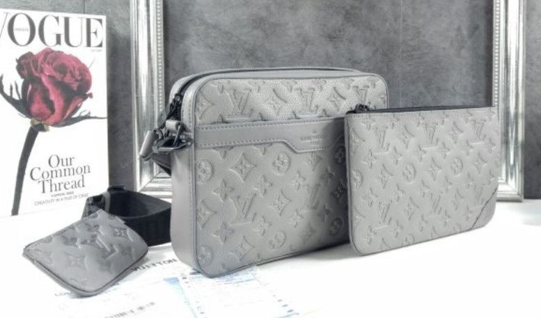 Louis Vuitton(ルイヴィトン) モノグラム シャドー デュオ