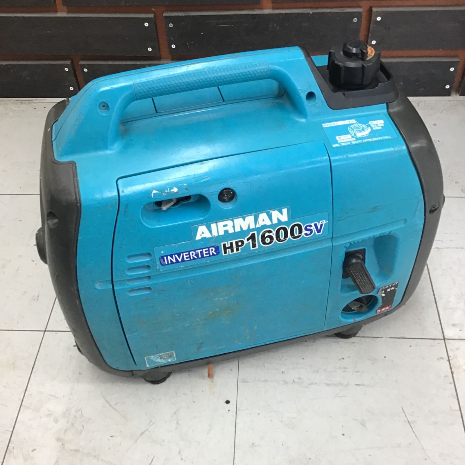 中古品】メンテ済み 北越工業/エアーマン インバーター発電機