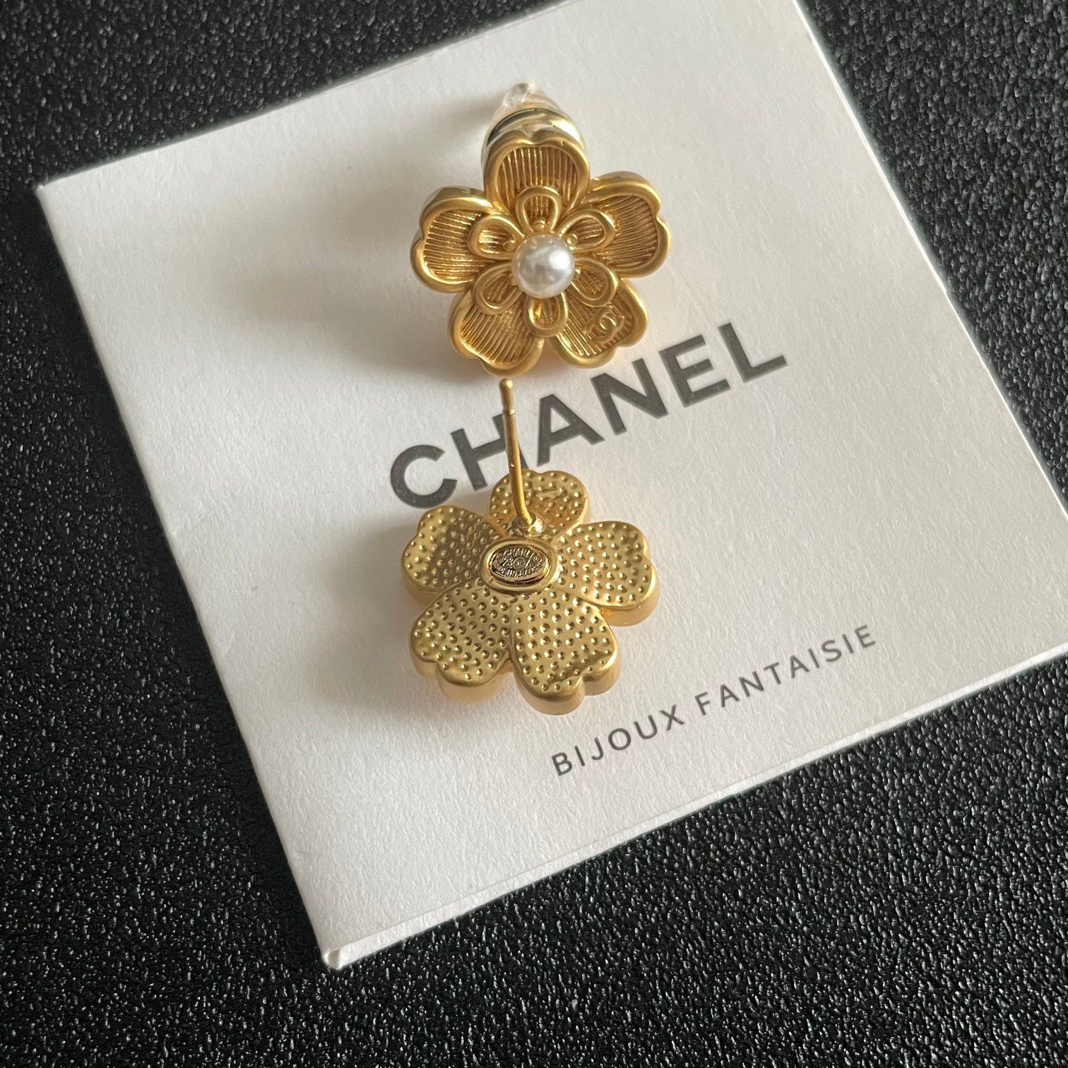 イヤリング・CHANEL・ヴィンテージ 楽天市場】シャネル イヤリング ヴィンテージ ラインストーン