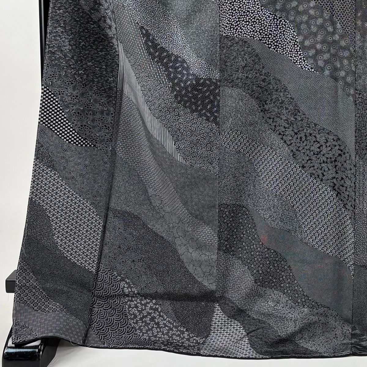 江戸小紋 身丈172cm 裄丈69cm L 袷 落款 寄せ柄 草花 黒灰 正絹