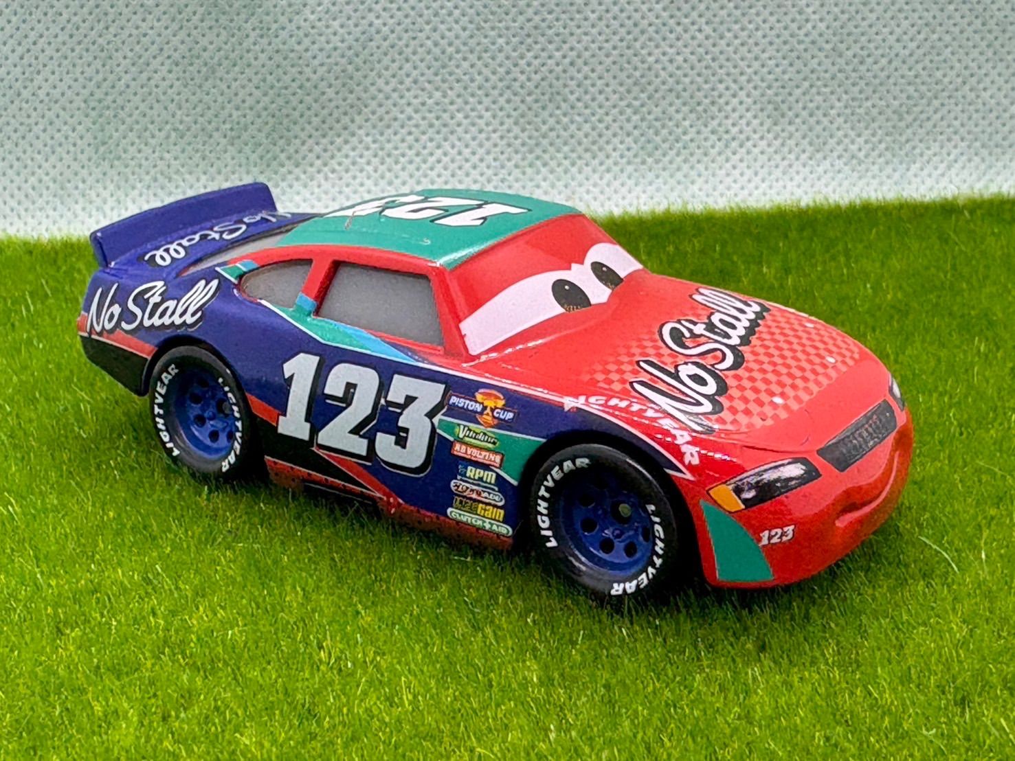 新品】カーズミニカートッド・マーカスNo Stall No.123ピストンカップ