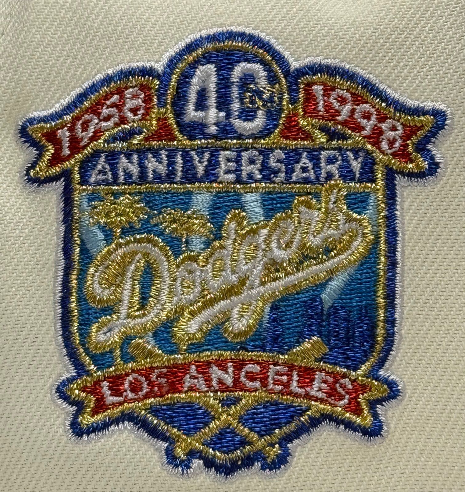 スナップバックキャップ