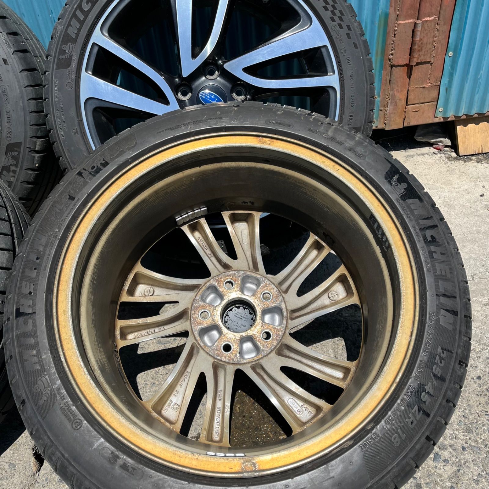 225|45R18インチ