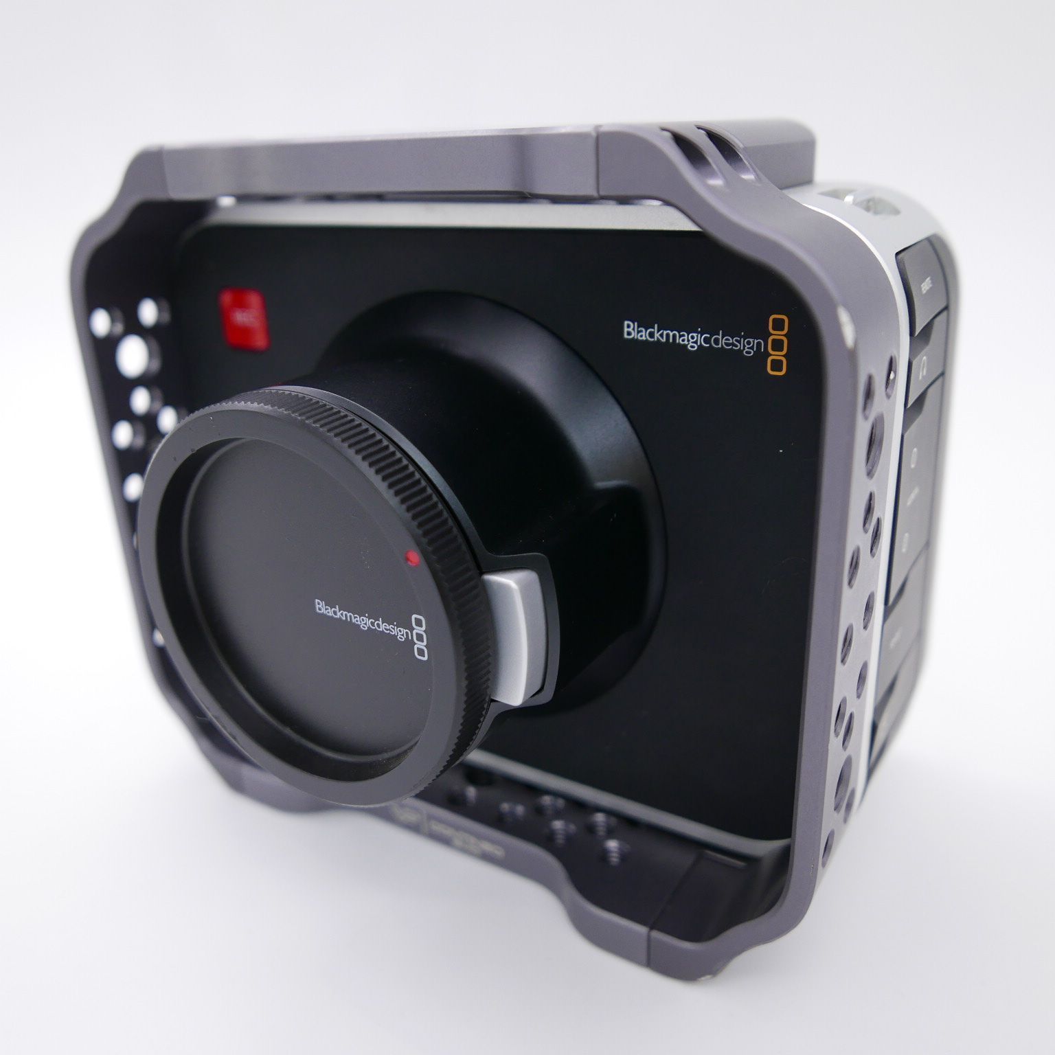 Blackmagic 2.5K シネマカメラ MFT +25mm F1.8レンズ 【公式通販】 Blackmagic 2.5K シネマカメラ MFT +25mm F1.8レンズ 【公式通販】