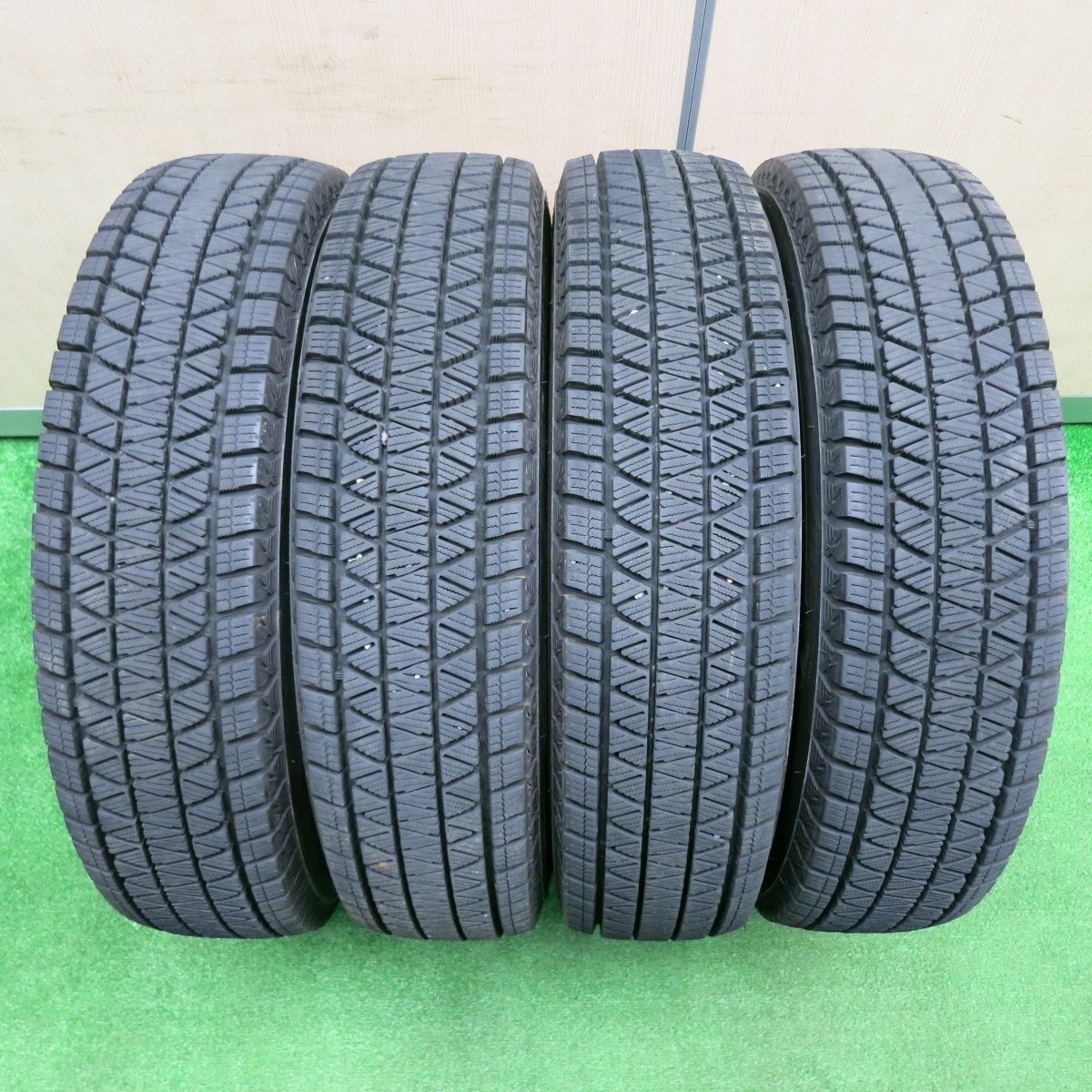 送料無料] バリ溝！23年！9.5分☆ジムニー 175/80R16 スタッドレス