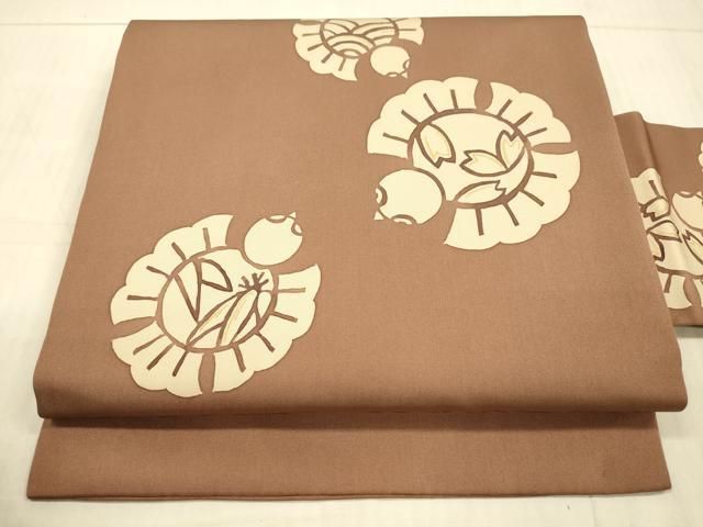 平和屋着物●塩瀬　九寸名古屋帯　舞鳥草花文　ふくら雀　土色地　金彩　正絹　逸品　DAAX8837cm 平和屋着物○塩瀬 九寸名古屋帯 舞鳥草花文 ふくら雀 土色地 金彩 正絹