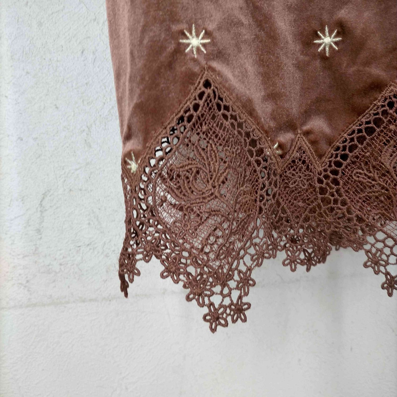 リリーブラウン Lily Brown 20AW ベロア刺繍キャミワンピース 