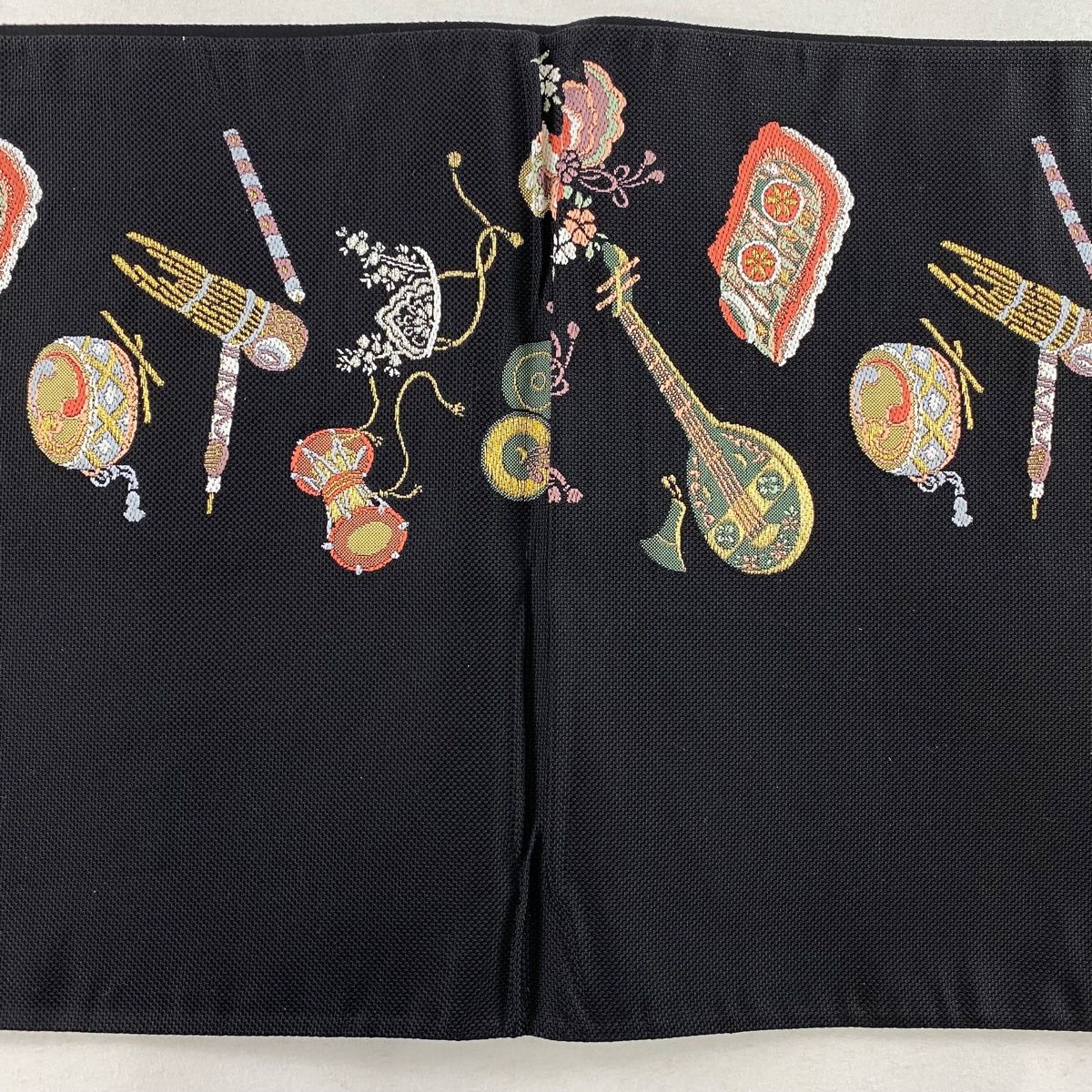 袋帯 正絹 黒地 煌めく 上品な花 六通 U-4395 帯2754 ○鳳翔 高級 正絹 六通 袋帯 花文 華文 - メルカリ