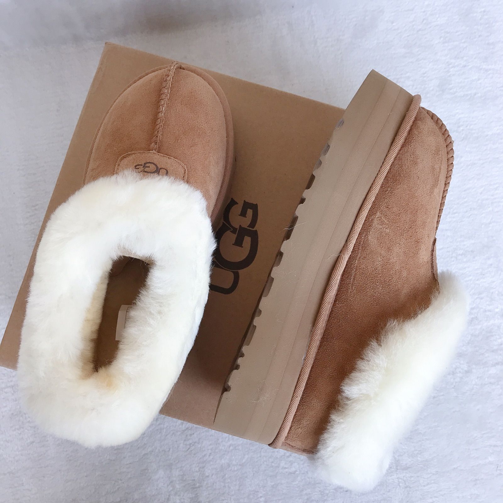 UGG Tazzlita タズリータ 厚底スノーブーツ--マルーン25cmまだ在庫ありますか