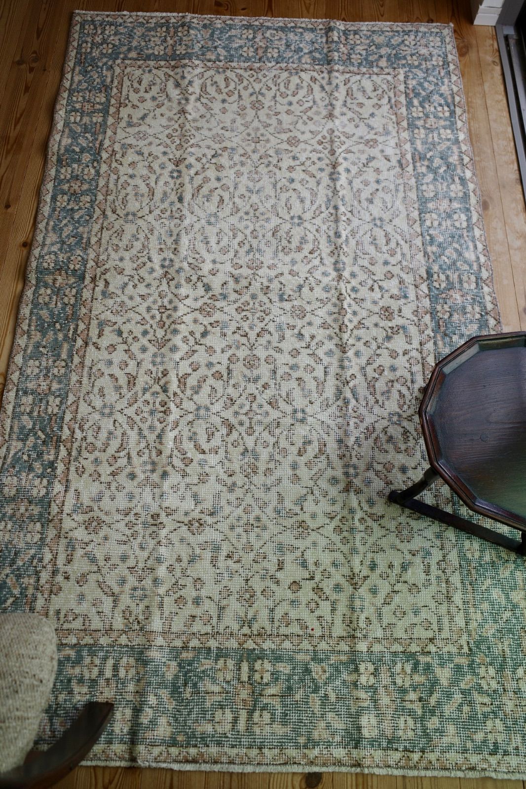 トルコ ヴィンテージラグ ナチュラルフローラル