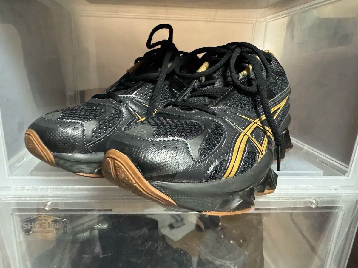 【雷市場（ポンジャン）商品韓国直送】 265 Asics(アシックス) キコ ゲルクォンタム ジエントジア 黒 ブラウン