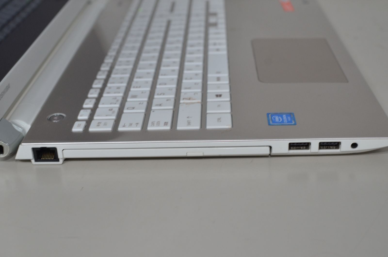 東芝ホワイトノートパソコン SSD Windows11 オフィスカメラDVD ノートパソコン 東芝 T45/AGX Windows11+office 爆速SSD256GB Celeron