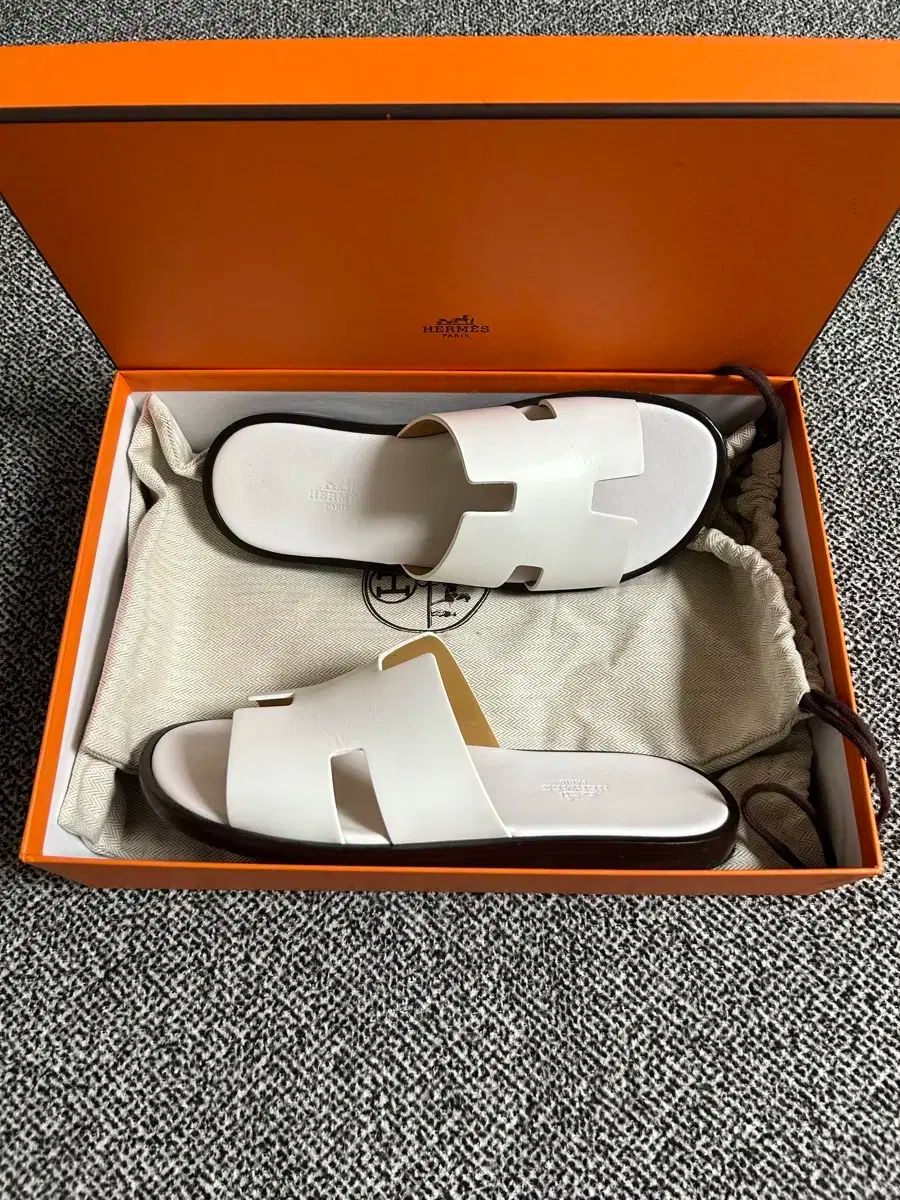 40 Size HERMES エルメス イズミール スリッパ 白