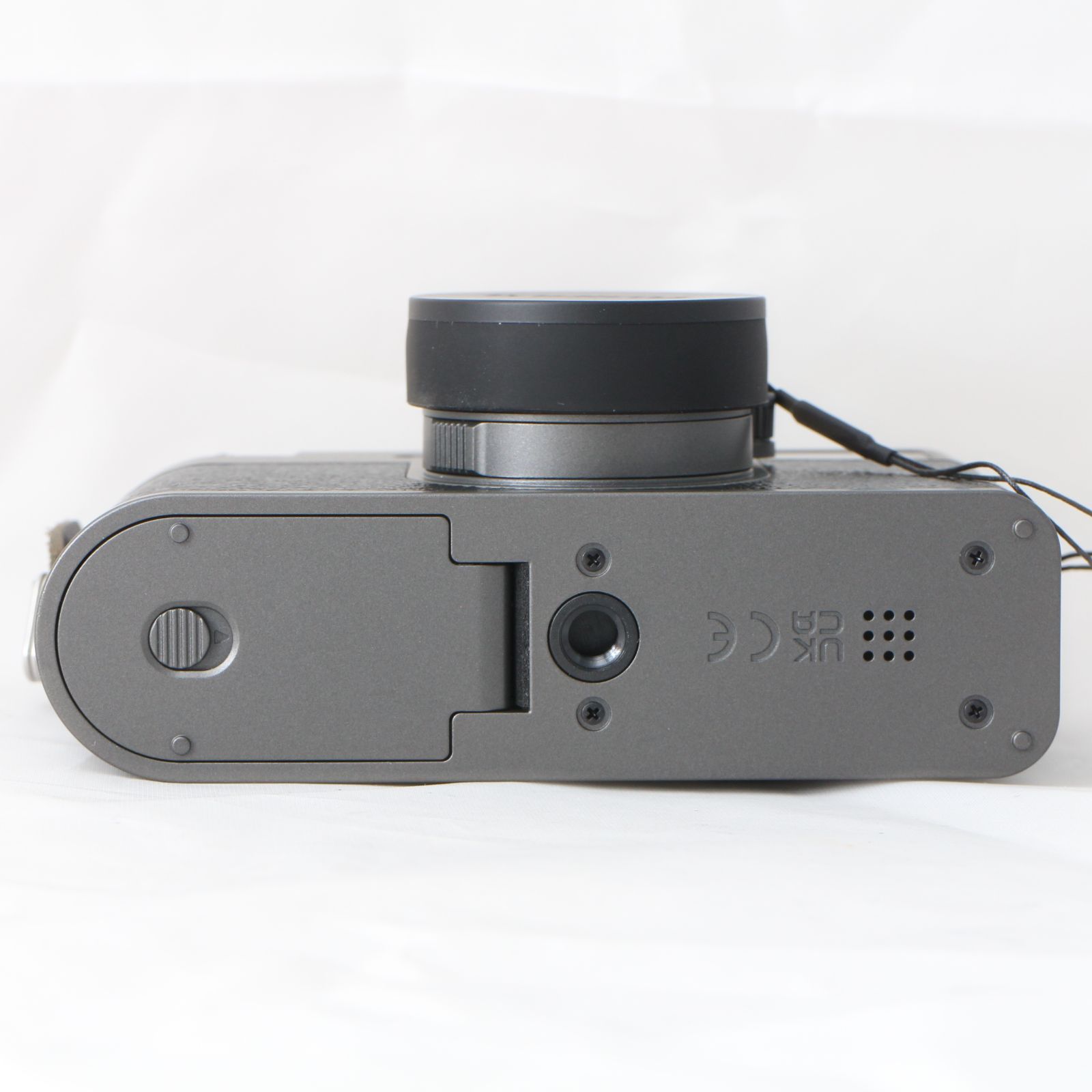 FUJIFILM X Half X-HF1 コンパクト デジタルカメラ シルバー コンパクトデジタルカメラ「X half（エックスハーフ）（製品名