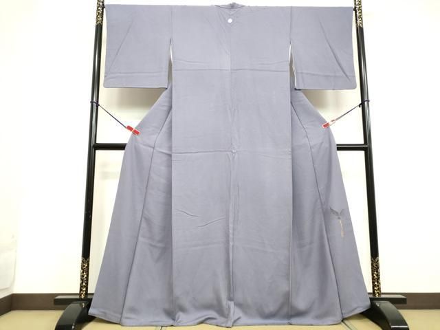 平和屋着物●染色作家　斉藤三才監修　色無地　紋意匠　藤鼠色　正絹　逸品　DAAV1332tw 平和屋着物○染色作家 斉藤三才監修 色無地 紋意匠 藤鼠色 正絹 逸品