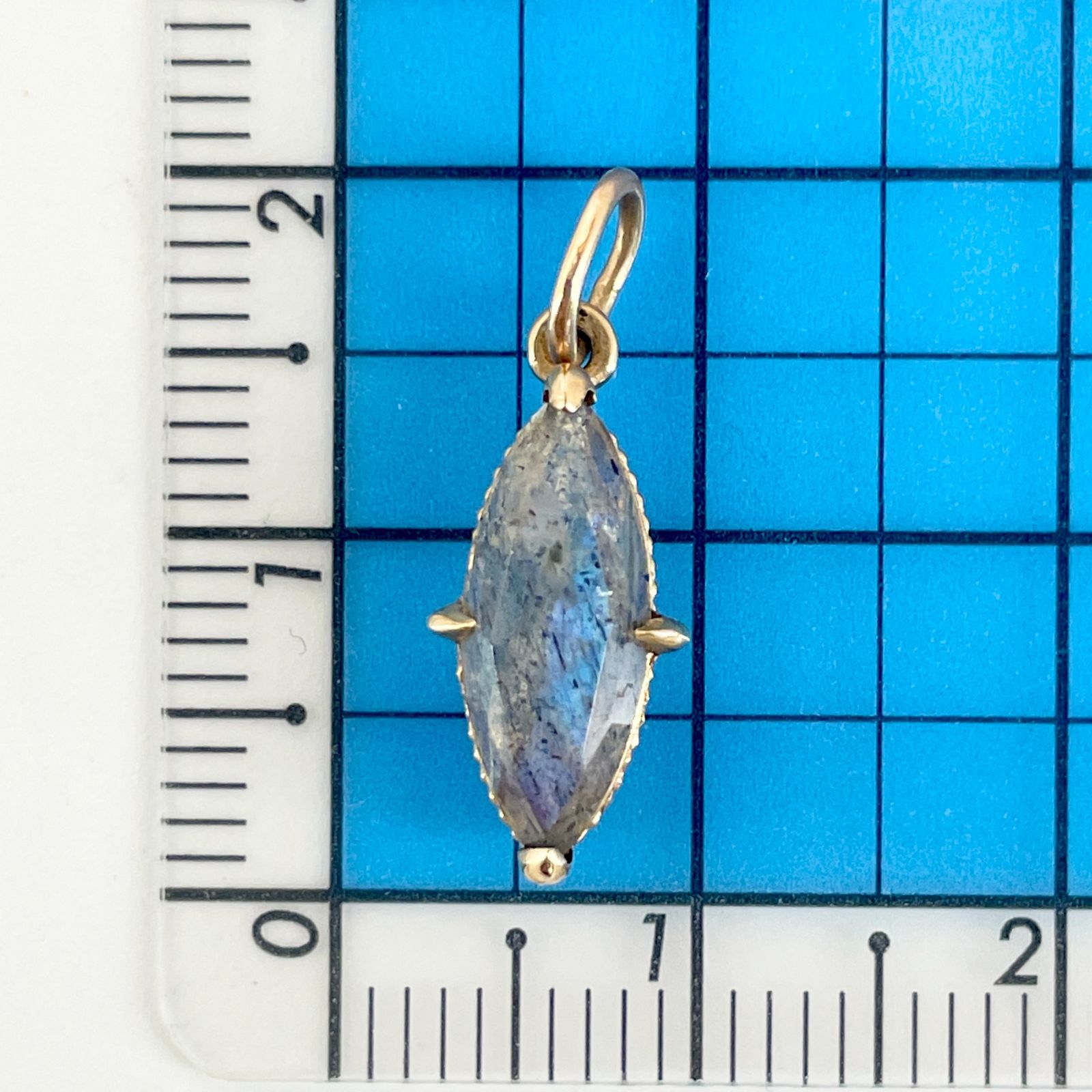 アガット K10 マラカイト ルチレイテッドクォーツ リバーシブル チャーム アガット K10 マラカイト ルチレイテッドクォーツ リバーシブル チャーム