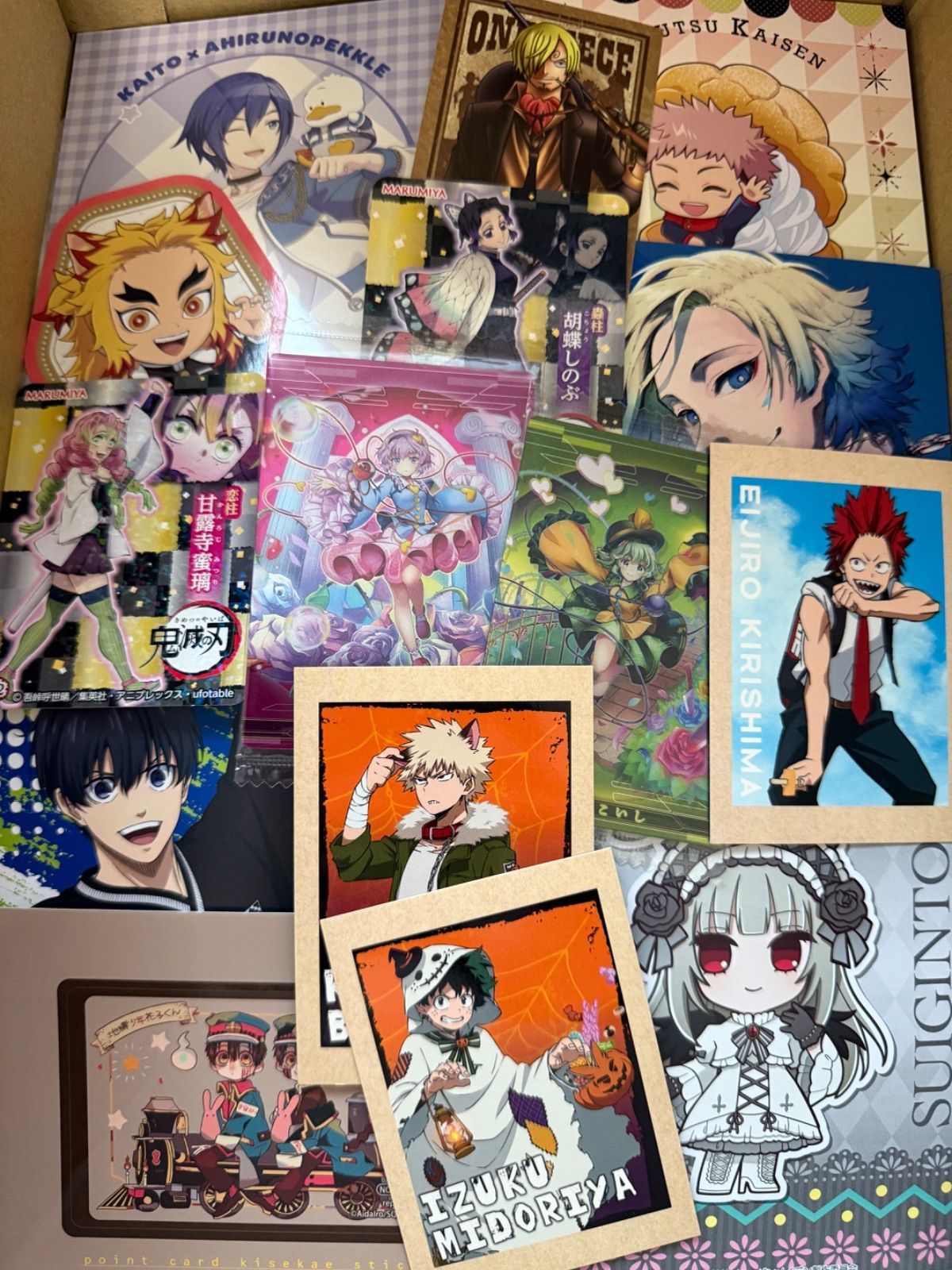 紙類　アニメ　ゲーム　まとめ売り　大量　コースター　ポストカード　カード 紙類 アニメ ゲーム まとめ売り 大量 コースター ポストカード