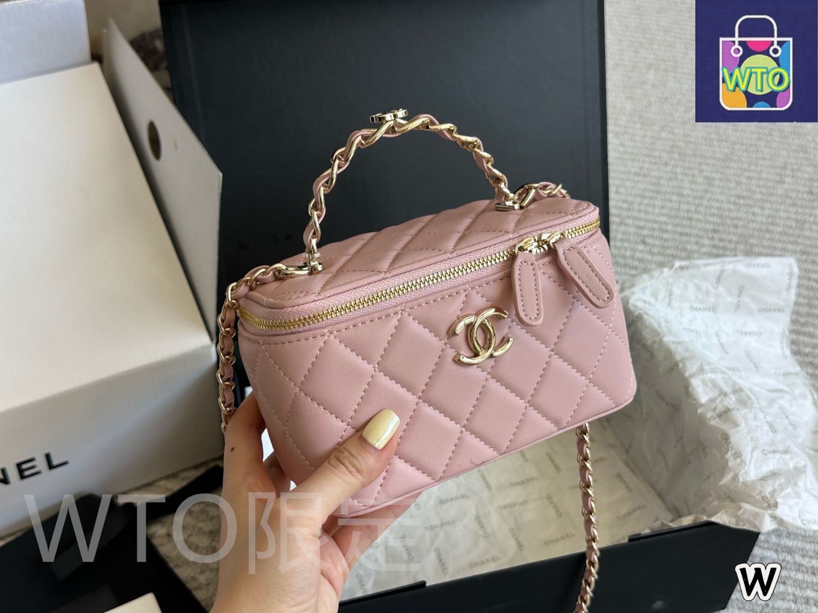 シャネル クラシックハンドルボックスバッグ