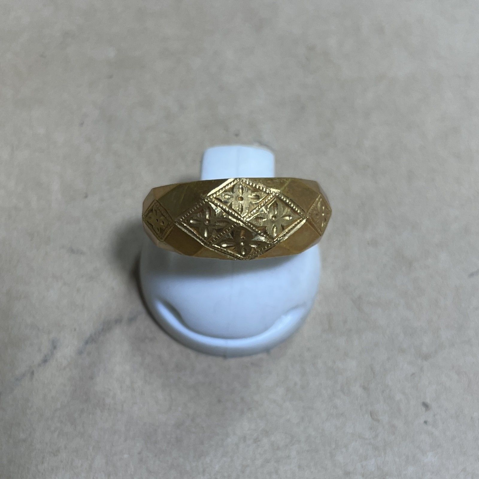 ゴールド、リング、刻印、ｋ22　サイズ、9号位　重さ4.9ｇ位 K2222K✧917✧ゴールド✧9.5号✧高品位✧甲丸✧シンプルで付けやすい