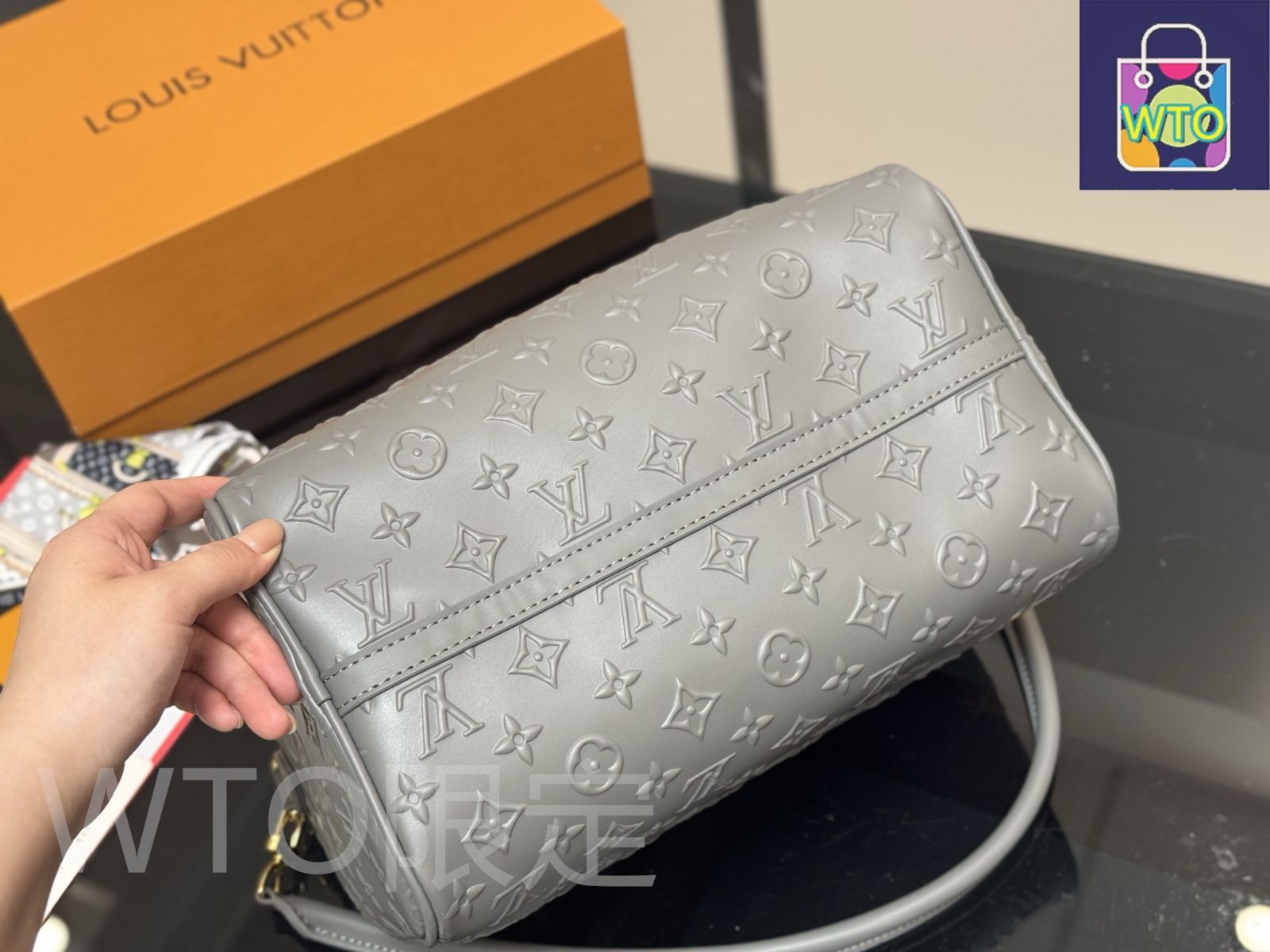 ルイヴィトン ゴン・ピロー クッション手袋 今日特価】Louis Vuitton Keepall Pillow Bag・ルイ・ヴィトン