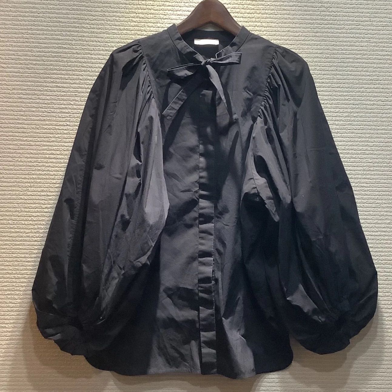 yori ヨリ バンドカラーリボン ブラウス シャツ カットソー ボリューム