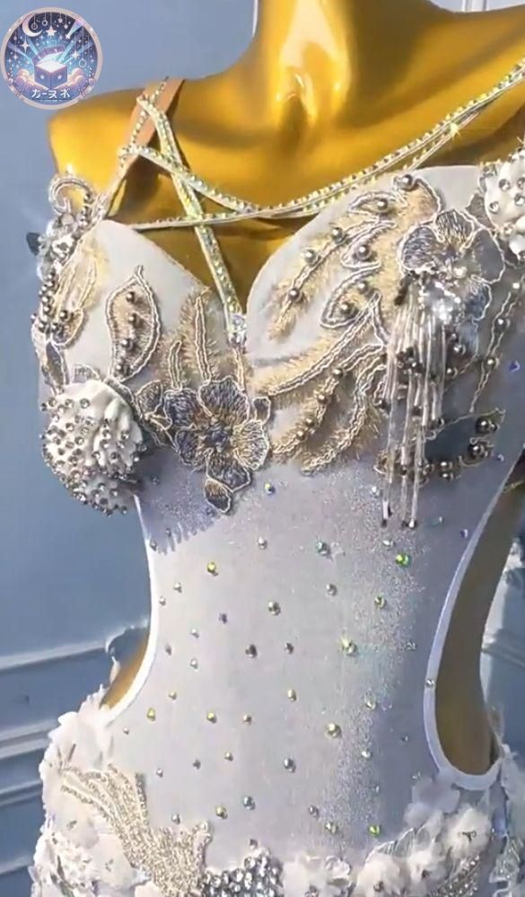 新品 未使用 新作 ベリーダンス オリエンタル衣装 インナー付 ホワイト