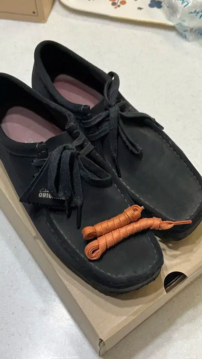 Clarks(クラークス) ワラビー 黒 uk8 （ 265 270 ） 出品