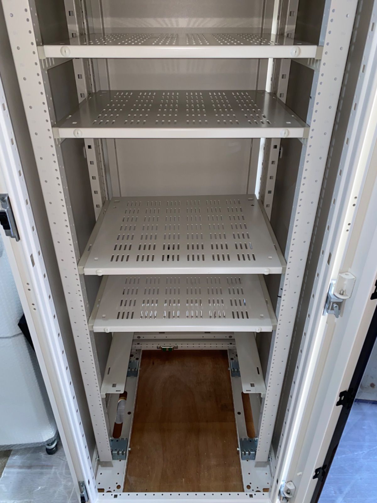 FS70-618EN システムラック