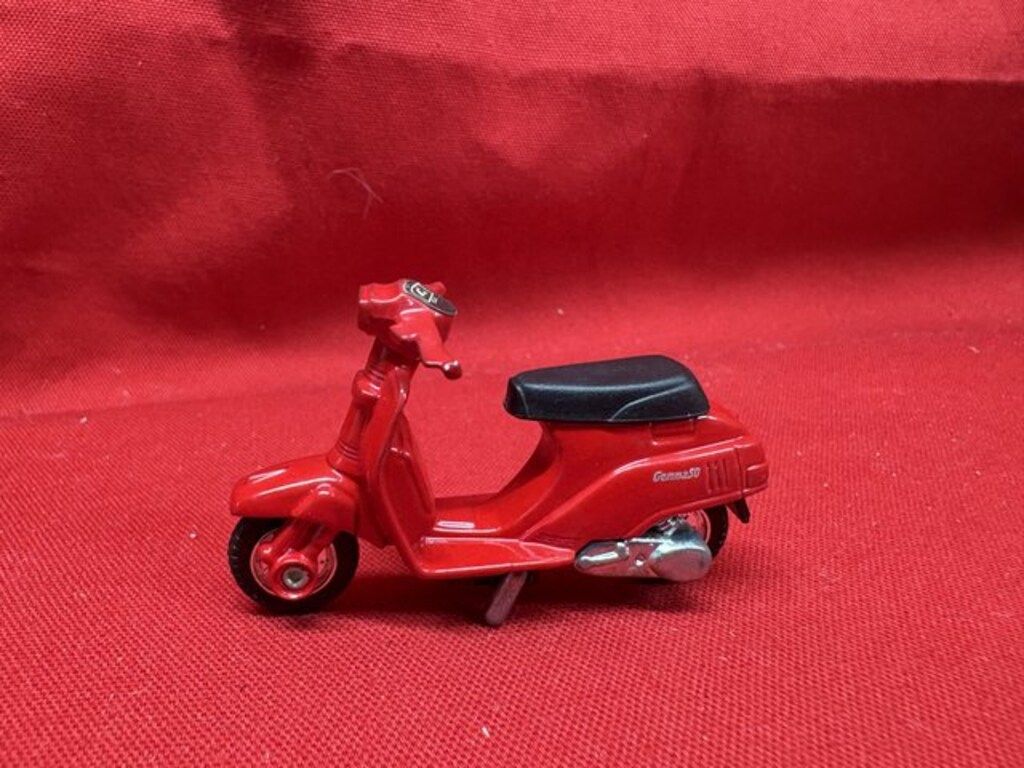 TOMICA　スズキ　ジェンマ50　レッドメタリック .. ミニカーショップグローバル - トミカ 49 スズキ ジェンマ 50