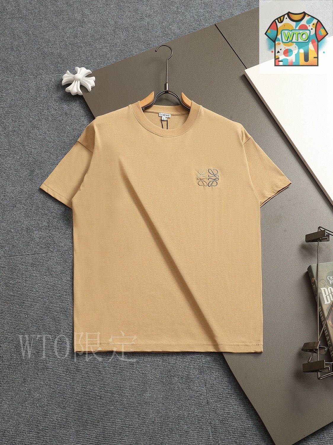 今日特価】LOEWE 25ss ロゴ?色刺繍ショート T-2 - メルカリ