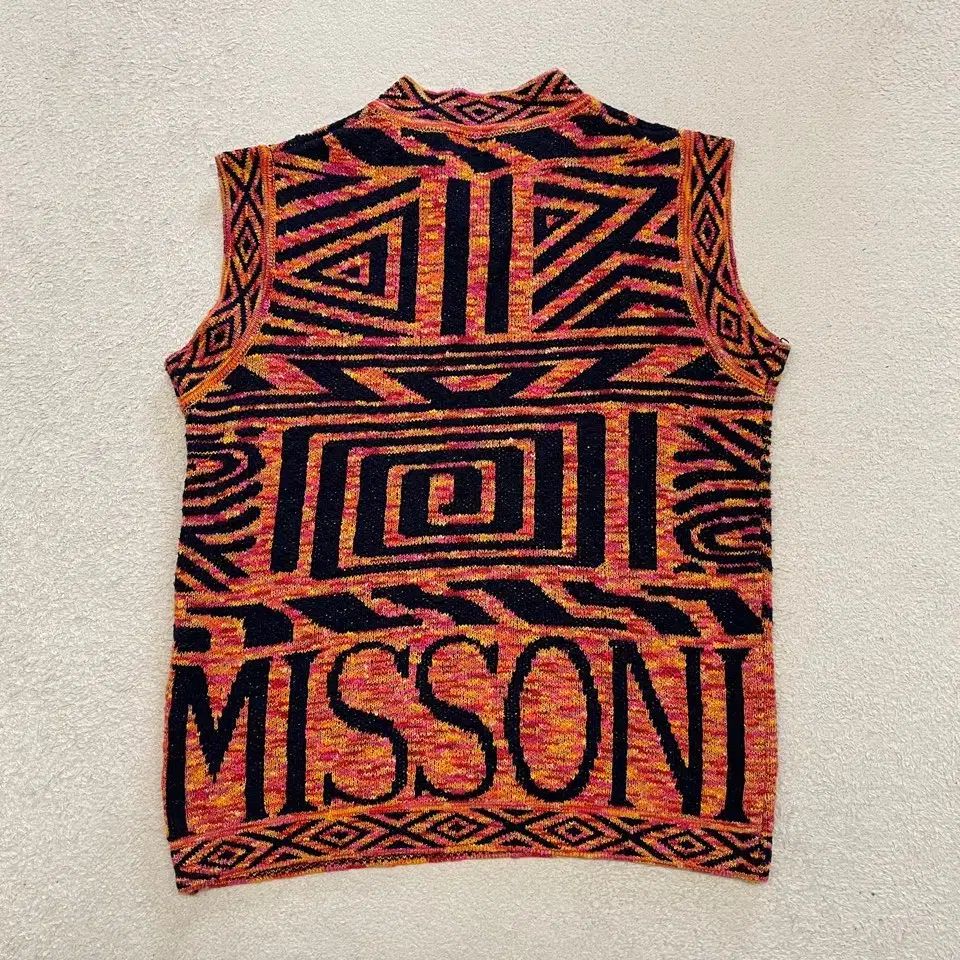 MISSONI - 【ヴィンテージ】ミッソーニ MISSONI ベスト MISSONI - 【ヴィンテージ】ミッソーニ MISSONI ベストの通販 by