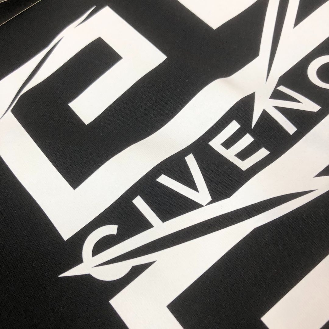 【送料関税込】Givenchy スタンプ Tシャツ クルーネック 本日限定特価】GIVENCHY クルーネックTシャツ - 高品質コットン