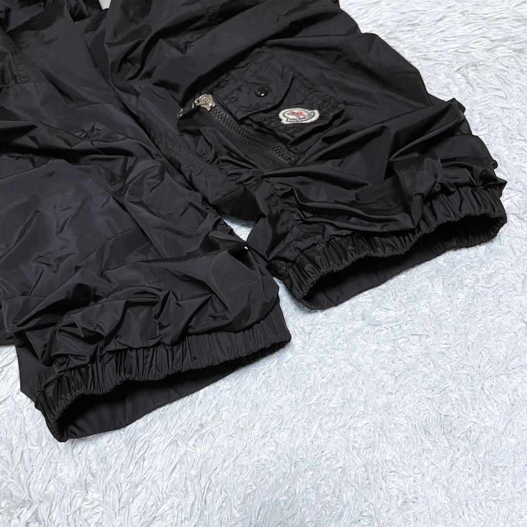 極美品✨希少モデル✨モンクレール MA-1 ショート丈ナイロンジャケット 黒 極美品希少モデルモンクレール MA-1 ショート丈ナイロン