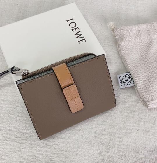 新品 LOEWE ロエベ 二つ折り財布