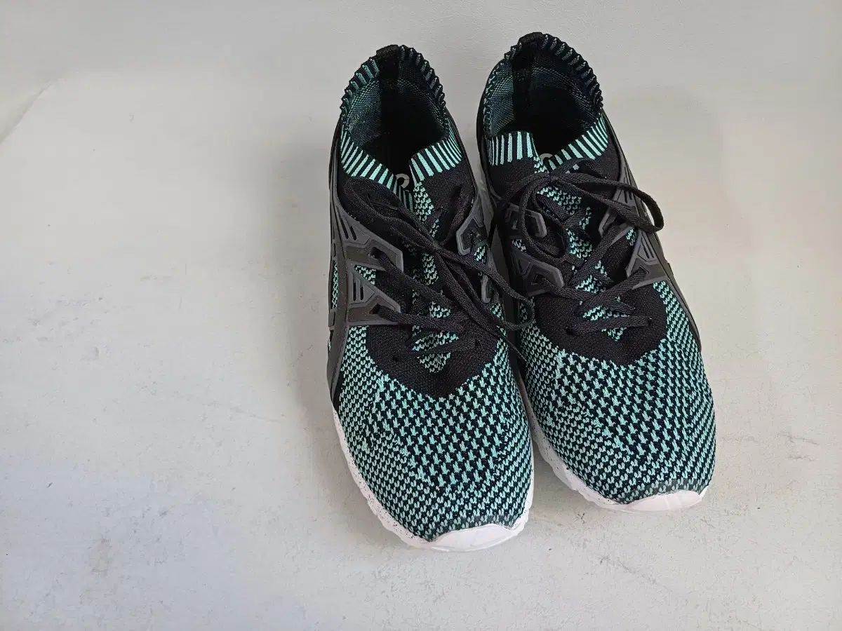 【雷市場（ポンジャン）商品韓国直送】 Asics(アシックス) ゼルカヤノトレーナー ニット スニーカー 280mm 出品