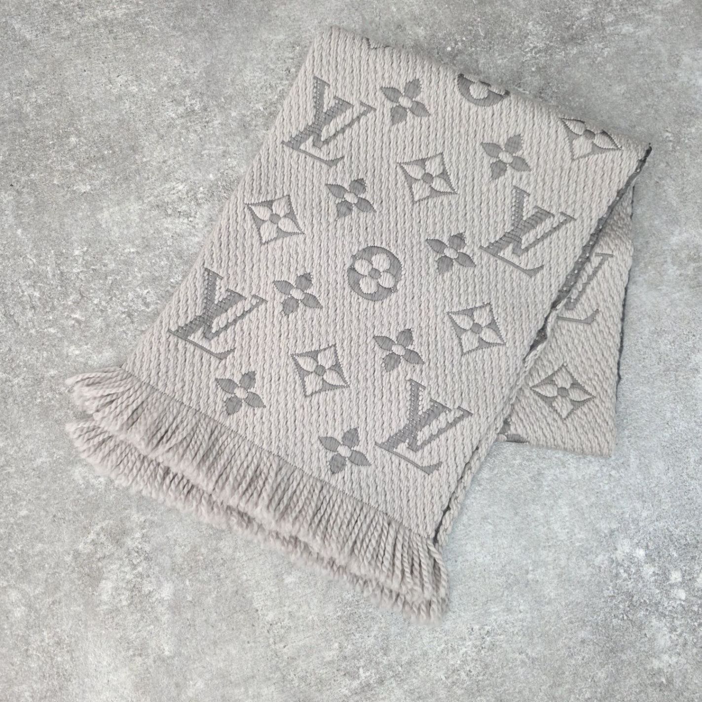 LOUIS VUITTON ルイヴィトン エシャルプ ロゴマニア マフラー Muffler Gray M74742 モノグラム グレー レディース ウール×シルク PAWNSHOPRiZ パウンショップリズ