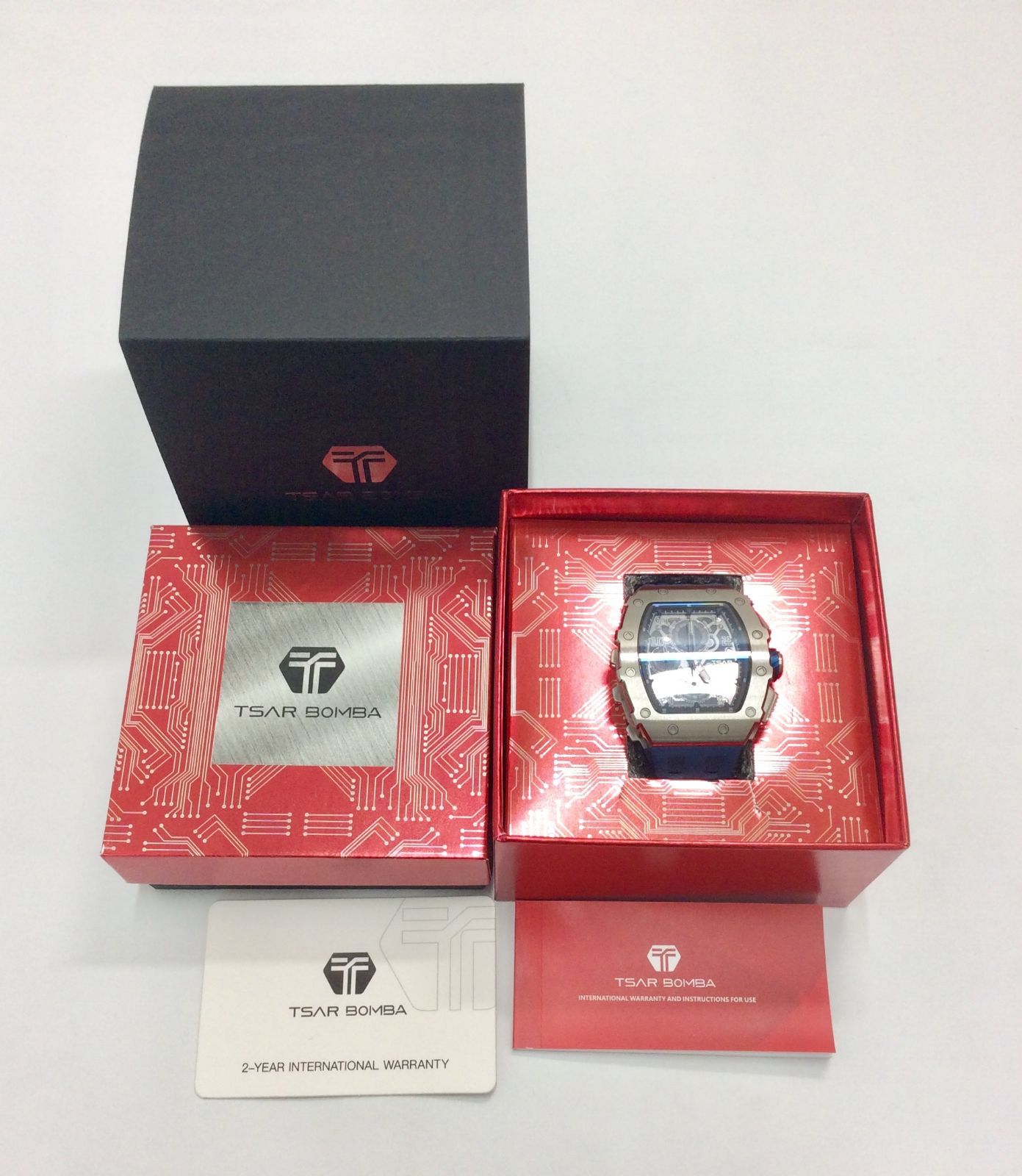 極美品/ほぼ未使用】TSAR BOMBA ツァーリ ボンバ TB8204Q クロノグラフ