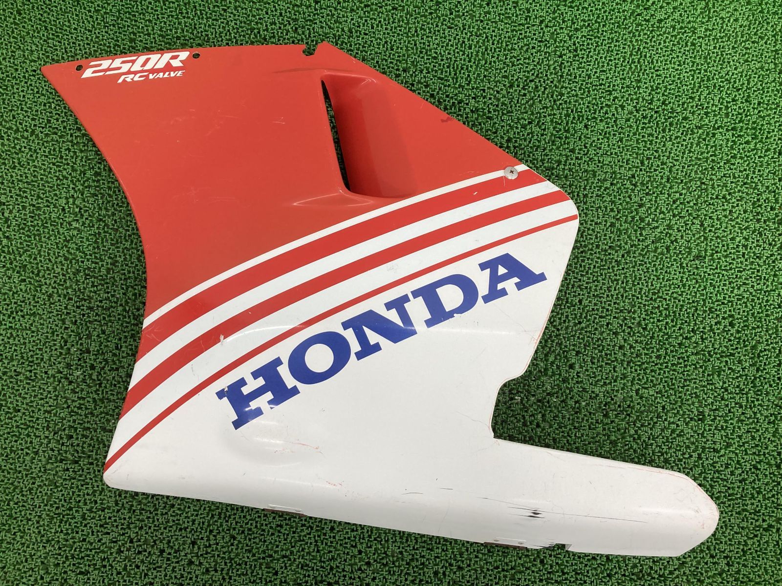 訳アリ 新品タグ付 ONYONE 子ども用スキーウェア 150cm レッド