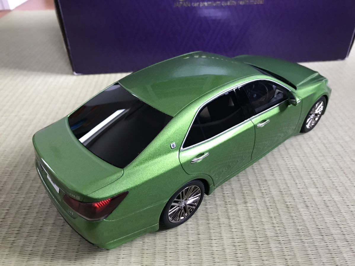 京商 Kyosho トヨタクラウンハイブリッド Toyota Crown Athlete