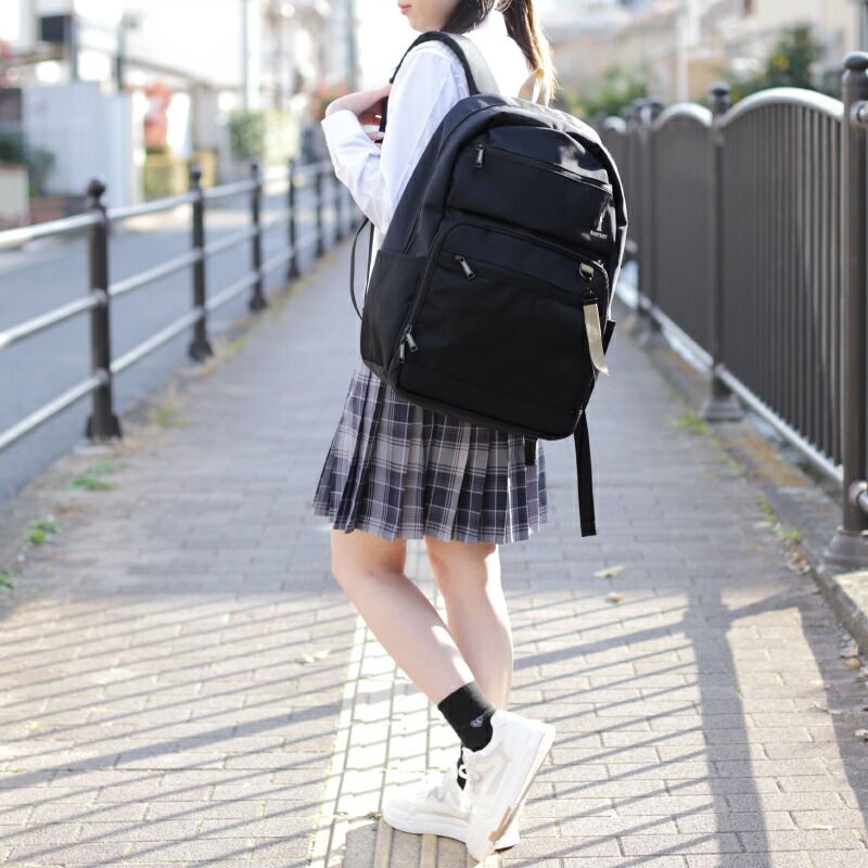 ★[POIE]大人気:韓国のバレエコアスタイルリュックサック(black) POIE】韓国人気☆Hole string PO backpack☆バレエコア (POIE