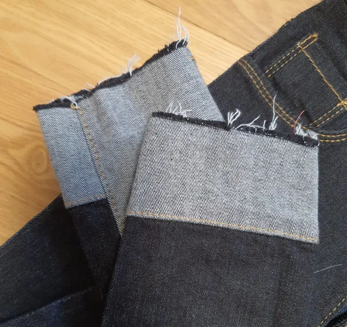 新品 コーティング 生デニム ロールアップ スキニー MECRE（メクル）の